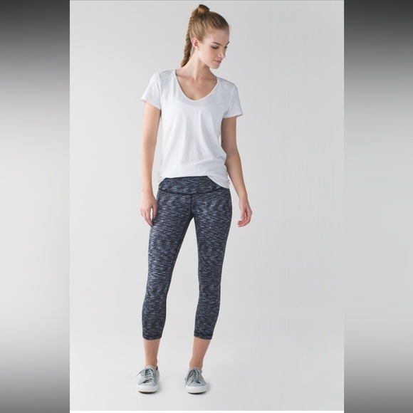 Lululemon Sz 8 Wunder Under Crop (Hi-Rise) Dramatic Static White Black - Picture 7 of 11